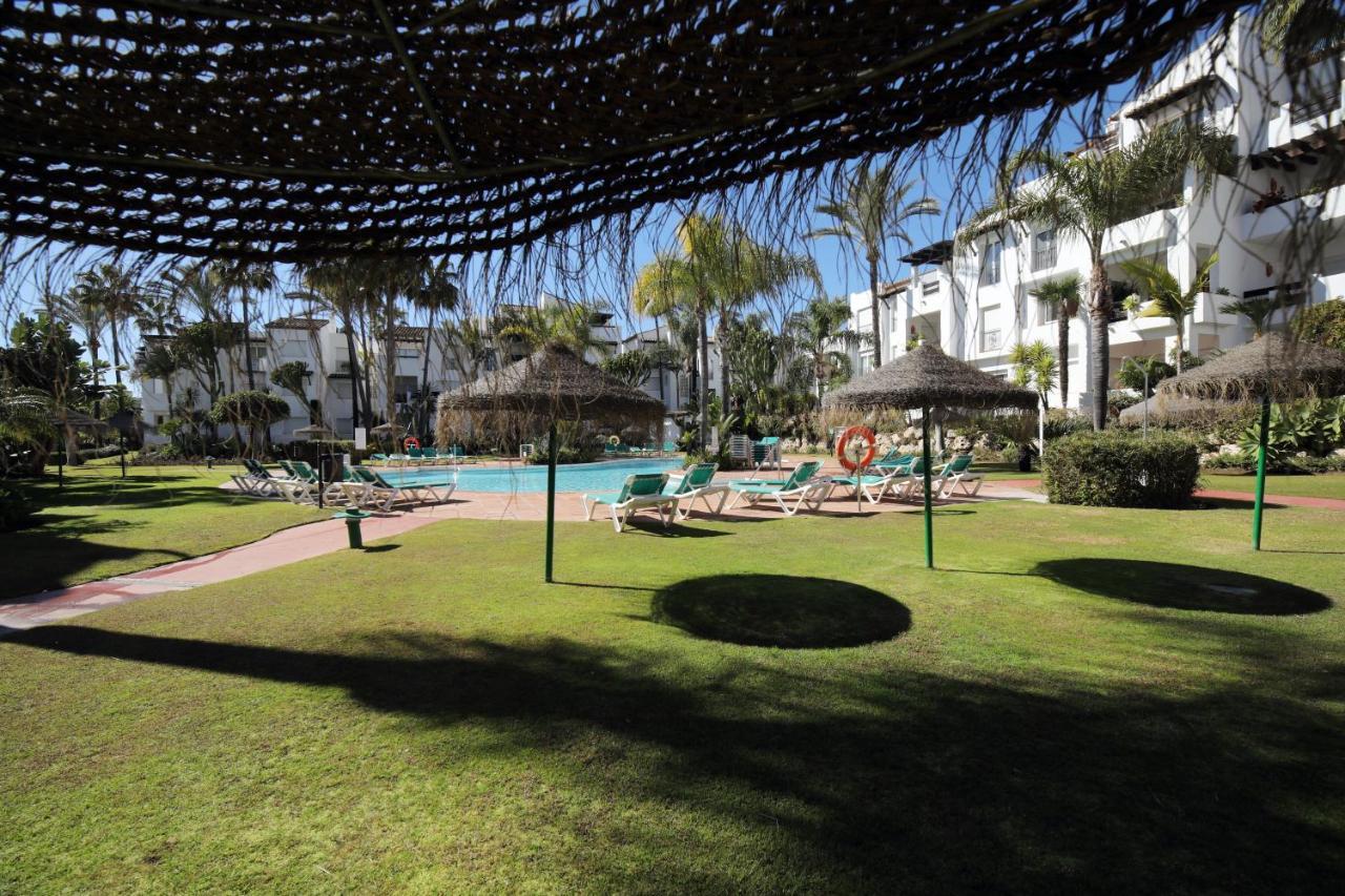Exceptional Beachfront Complex With Pool In Costalita, Естепона Екстер'єр фото
